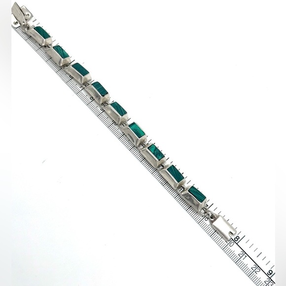 Vintage Sterling and Malachite Bracelet -Silver  &Green Stamped Mexico 3.5 grams - Picture 3 of 6